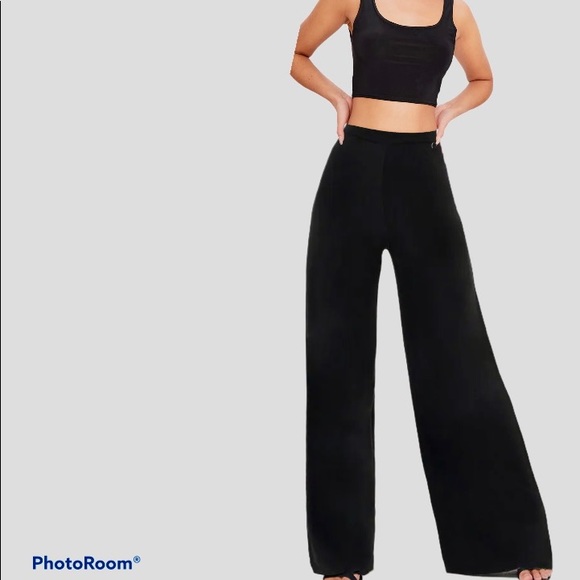 Pretty Little Thing Matching Black Set - Picture 2 of 2